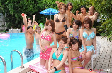 korean girls in bikinis. Photo #4