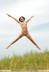 naked running gif. Photo #2